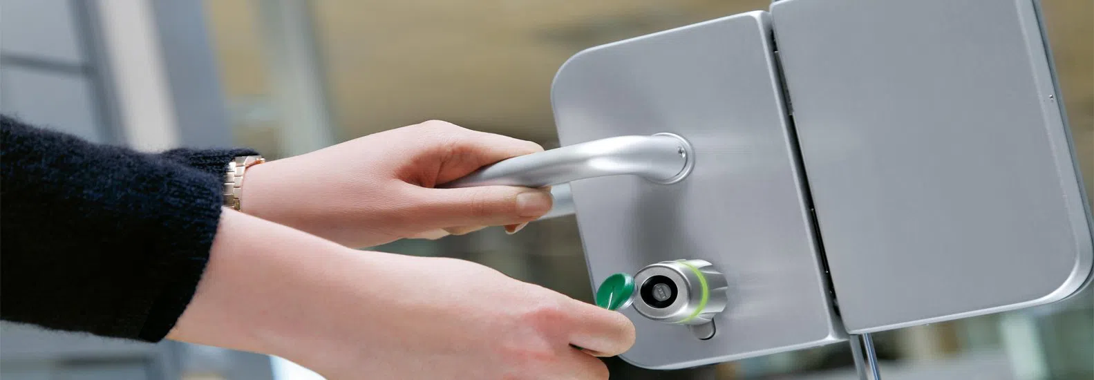 Master Locksmith Store Hewlett, NY 516-962-5478 - push-bars